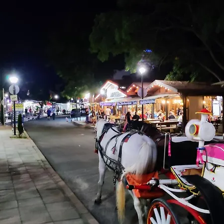 In Royal 5 Pool View Apartament *