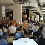 In Royal 5 Pool View סאני ביץ'