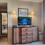 In Royal 5 Pool View דירה סאני ביץ'