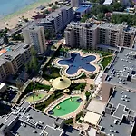 In Royal 5 Pool View סאני ביץ'
