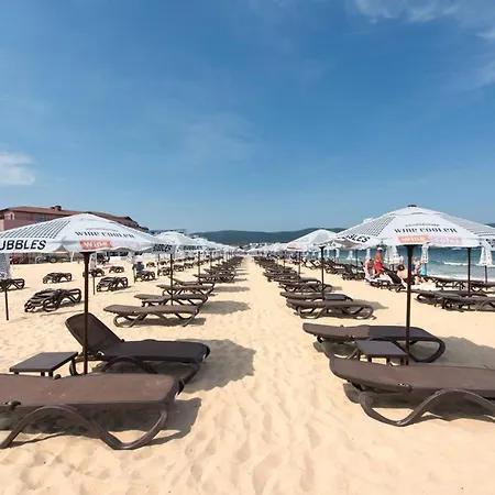 In Royal 5 Pool View Апартаменты