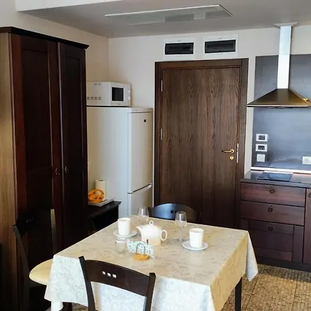 In Royal 5 Pool View Солнечный берег