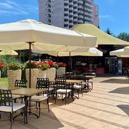 In Royal 5 Pool View Слънчев бряг