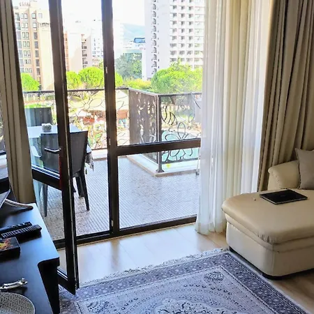 In Royal 5 Pool View