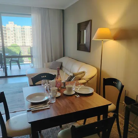 In Royal 5 Pool View Апартамент