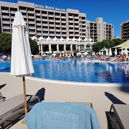 In Royal 5 Pool View