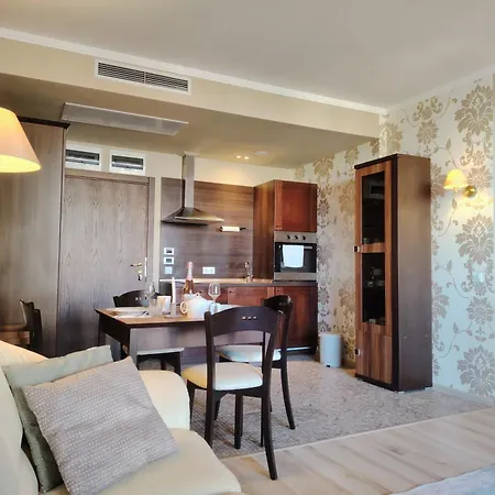 In Royal 5 Pool View Appartement
