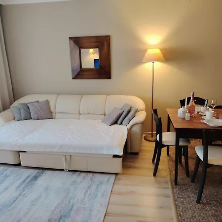 In Royal 5 Pool View