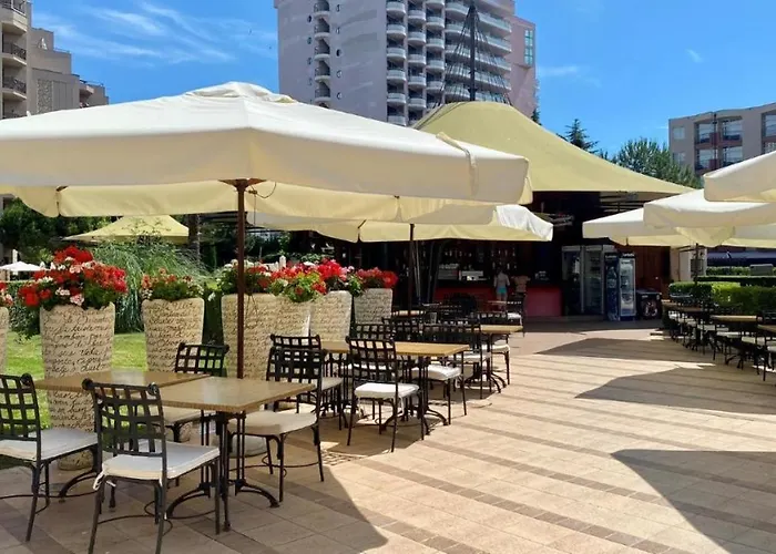 In Royal 5 Pool View Слънчев бряг