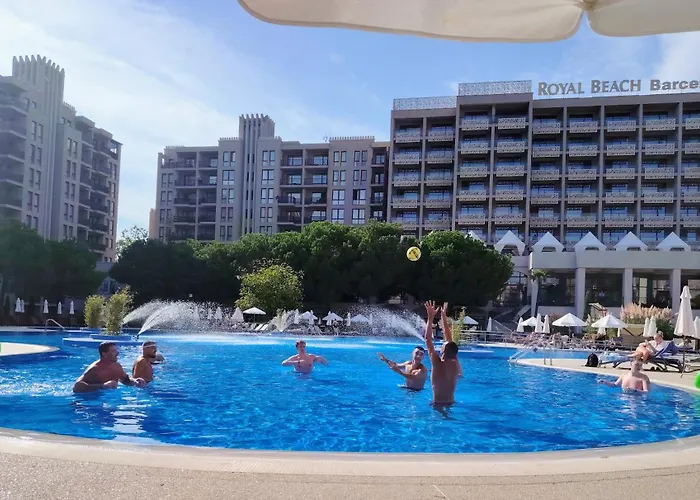 In Royal 5 Pool View Апартамент