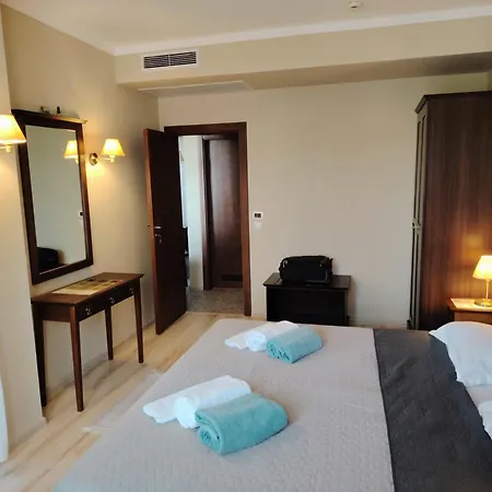 Apartment In Royal 5 Pool View